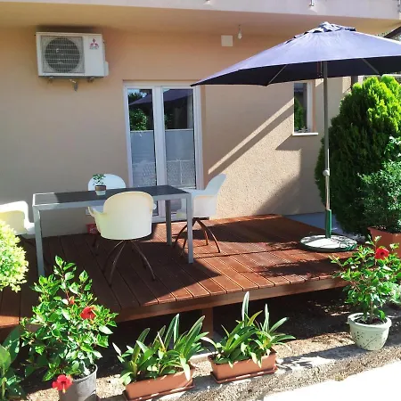 Lägenhet With A Parking Space Seget Donji, - 11524 *